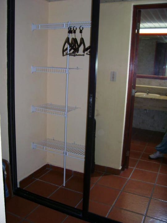 grosser 2 türiger Schiebeschrank Marien Puerto Plata