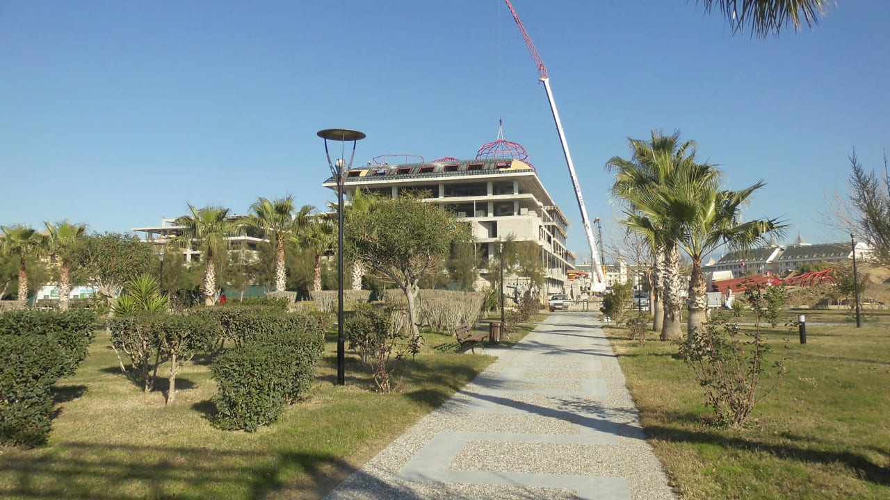 Die Kuppel werden schon aufgesetzt Royal Taj Mahal Hotel