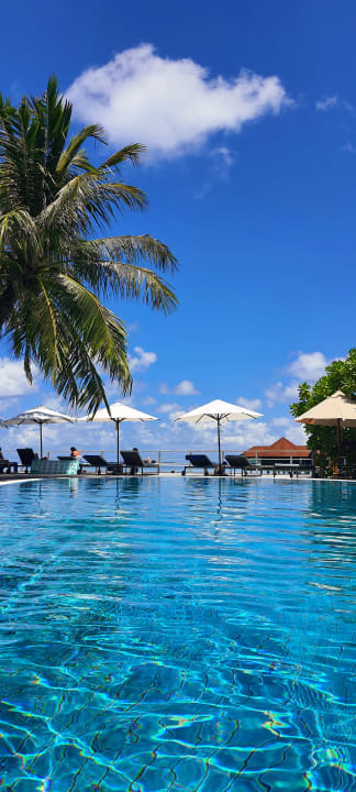 Pool ROBINSON MALDIVES