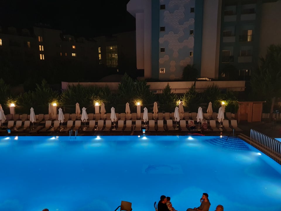 Pool Side Story Resort & Spa