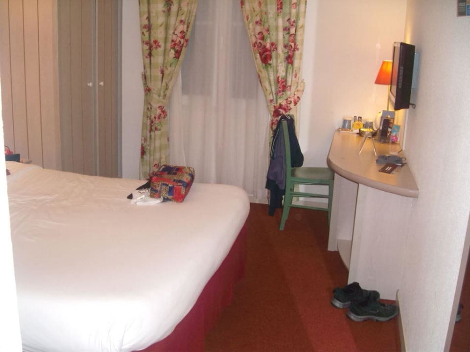 Das Zimmer Campanile Val de France