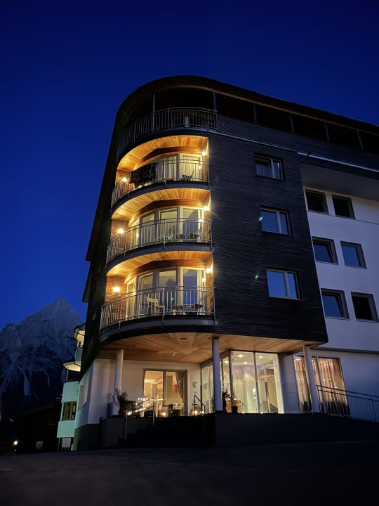 Außenansicht Boutique Hotel Bellevue Lermoos