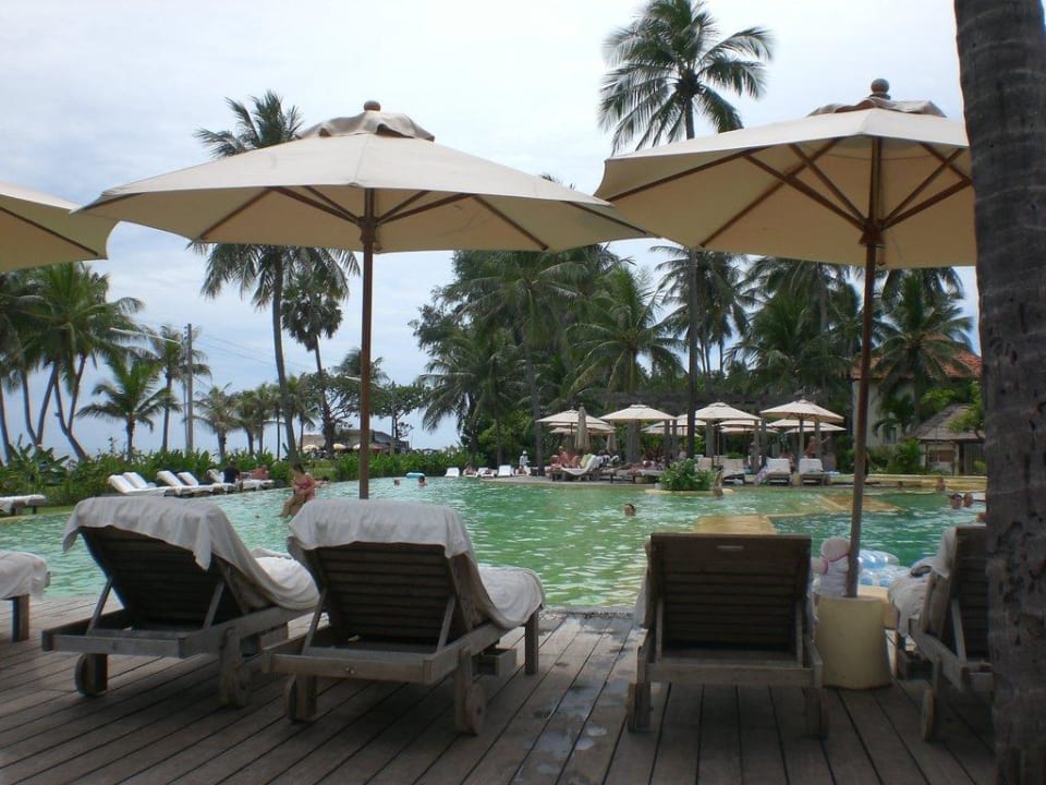 Liegen direkt am Pool Wyndham Hua Hin Pranburi Resort & Villas