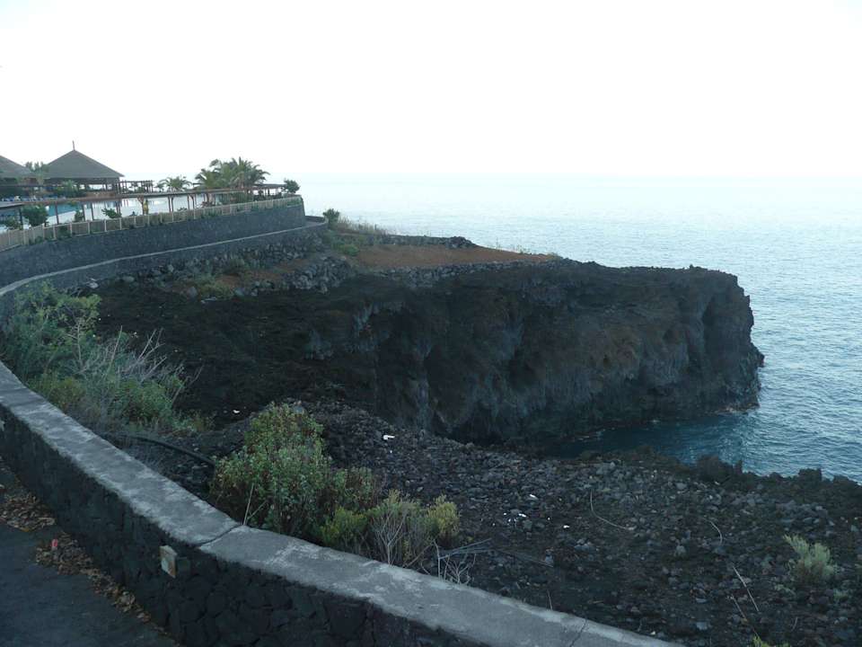 Auf die Steilküste vorm Hotel La Palma Princess