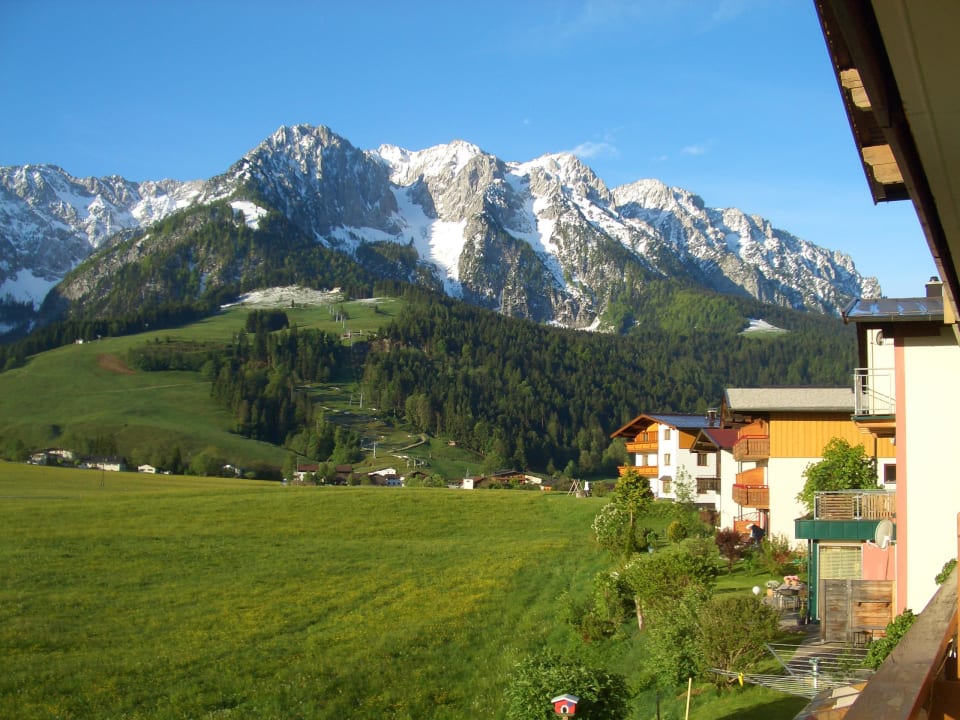 Blick vom Zimmerbalkon aus Hotel Garni Tirol