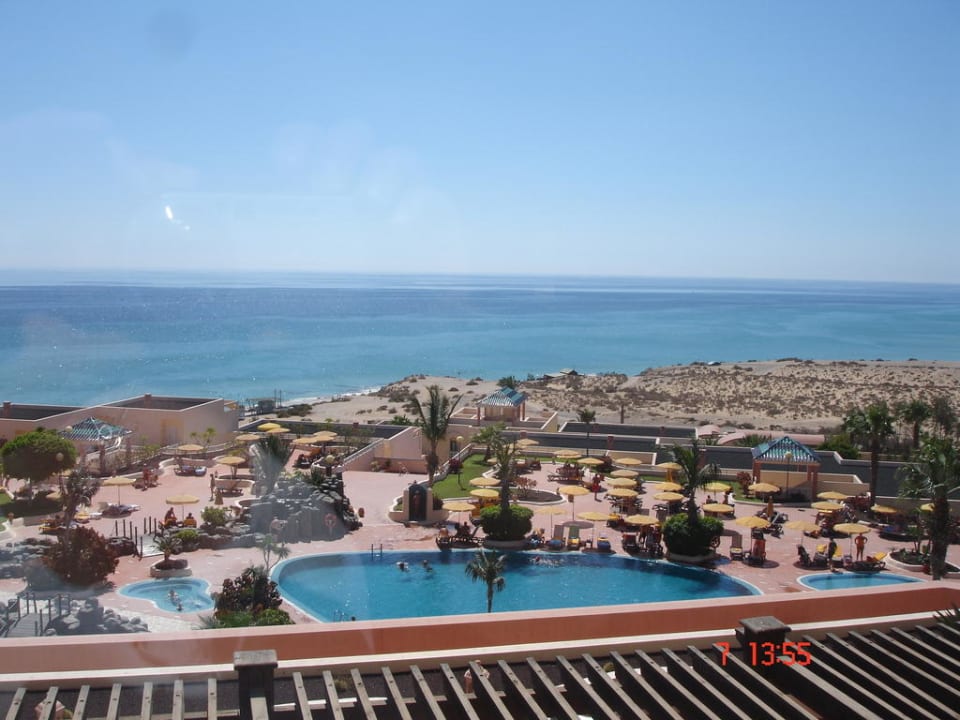 Blick auf die Poolanlage H10 Playa Esmeralda - Adults only