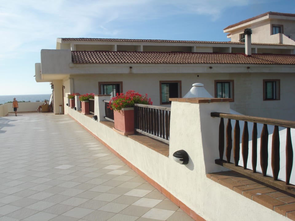 Droga do hotelu La Plage Hotel & Resort