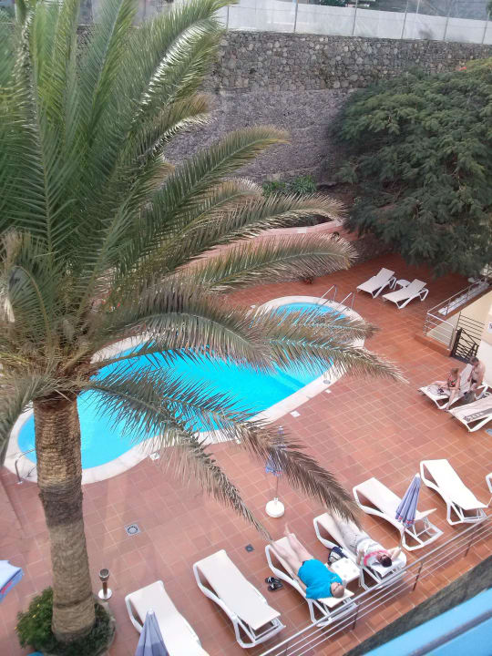 Blick von der Dachterrasse auf einen der Pools HL Sahara Playa