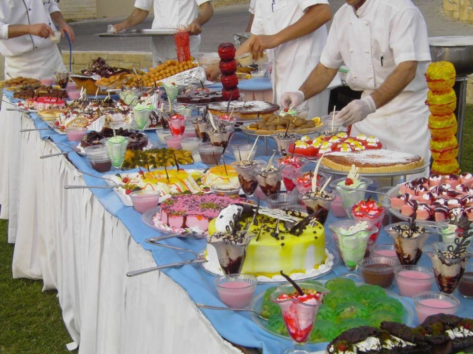 Galadinner Melas Holiday Village
