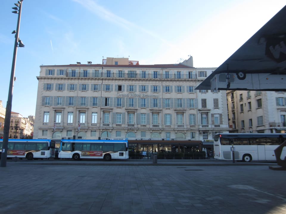 Außenansicht vom Hafen aus Grand Hotel Beauvau Vieux Port