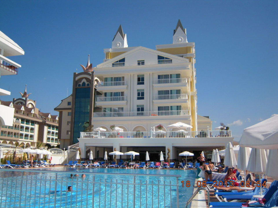 Großer Pool mit Kinderbecken Dream World Resort & Spa
