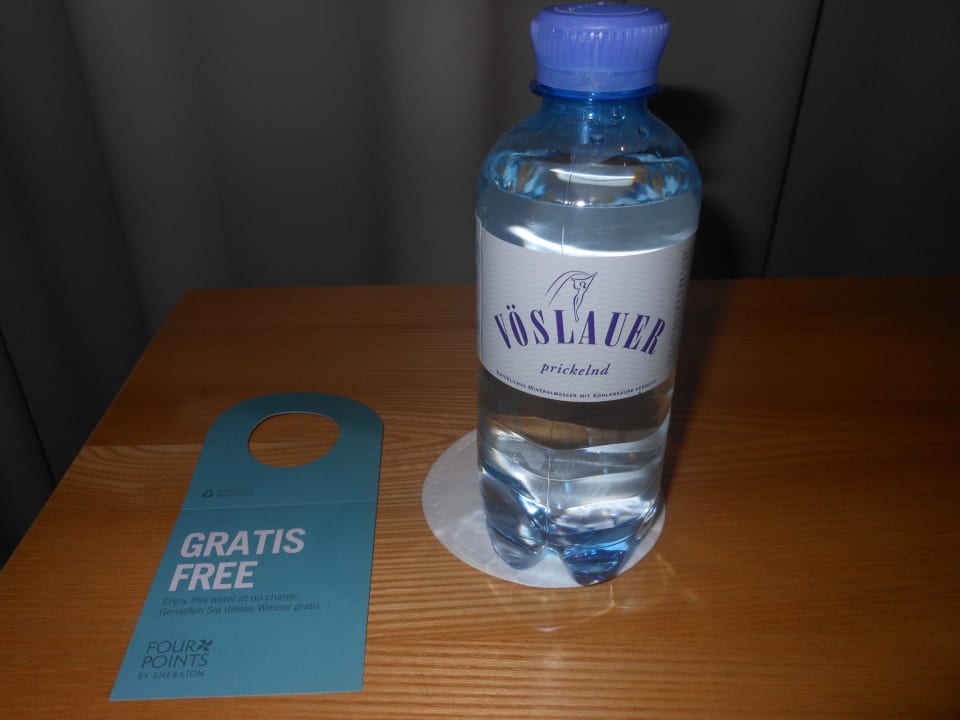 Zimmer - Gratis-Wasser für SPG Platinum-Member Four Points by Sheraton Panoramahaus Dornbirn