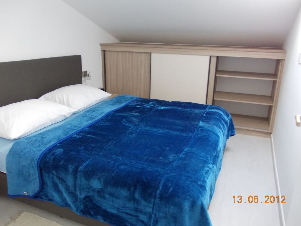 Bedroom double bed Apartments Villa Novak