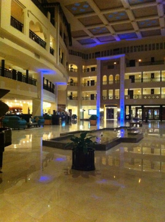 Eingang Steigenberger ALDAU Beach Hotel