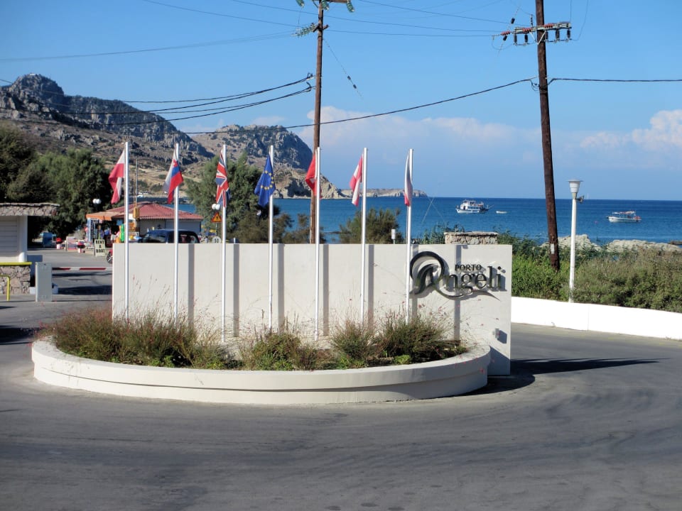 Vorplatz alltoura Club Hotel Porto Angeli Beach Resort