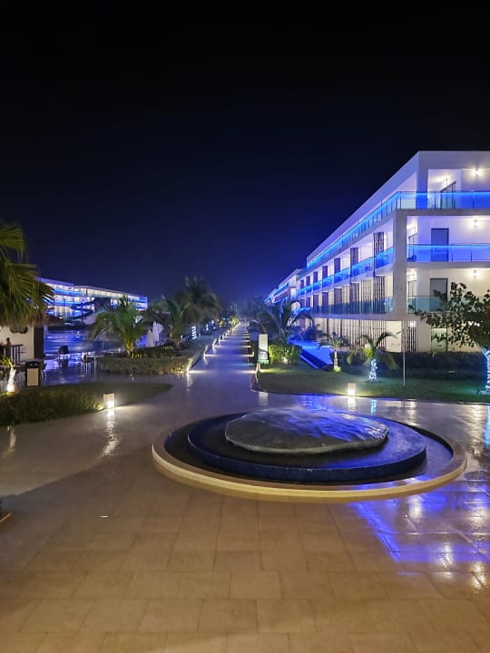 Außenansicht Serenade Punta Cana Beach & Spa resort