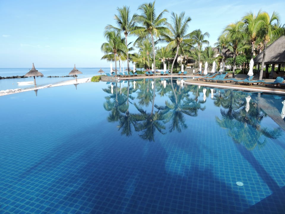 Infinity Pool Sands Suites Resort & Spa
