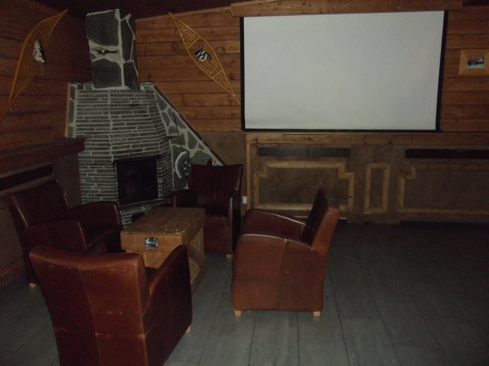 Kamin im Pup Hotel Harriniva Feriendorf