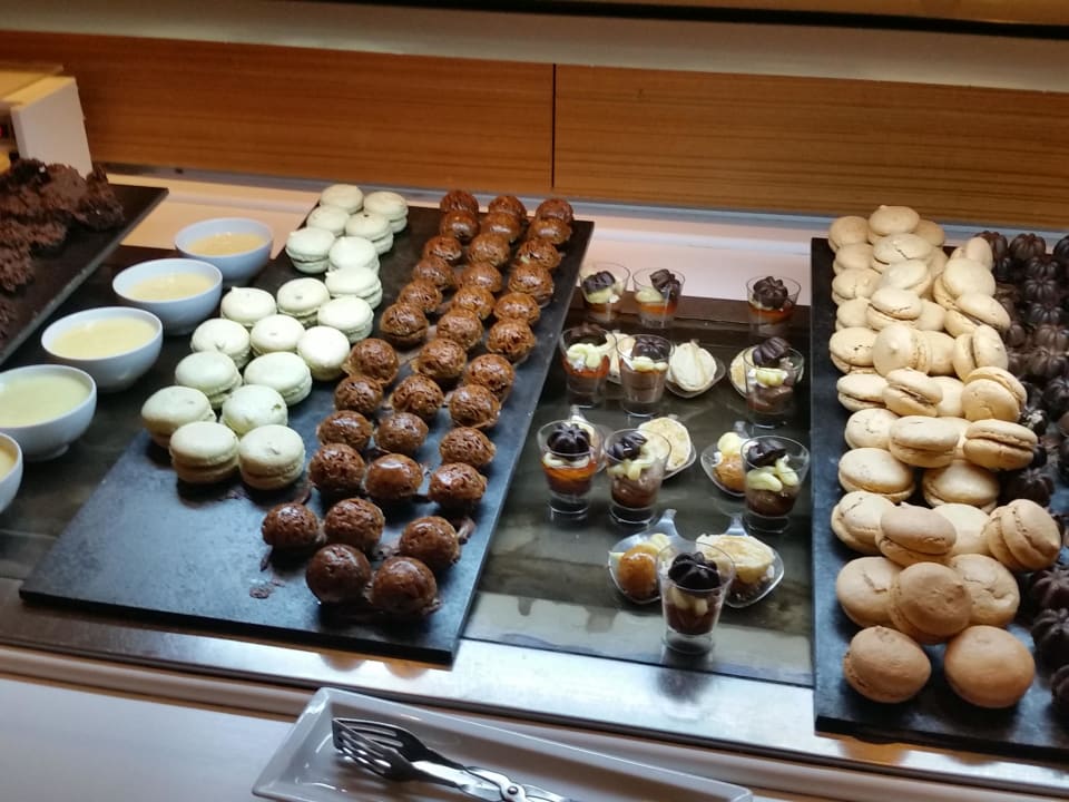 Leckeres Essen  The Orangers Beach Resort and Bungalows