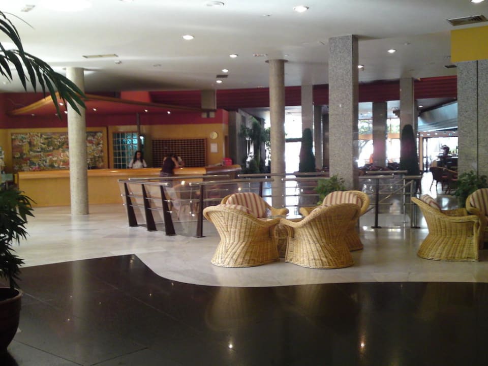 Lobby Bull Escorial & Spa