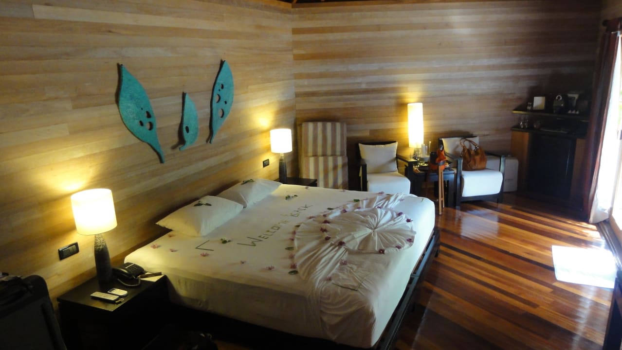 Beach Bunghi Mirihi Island Resort