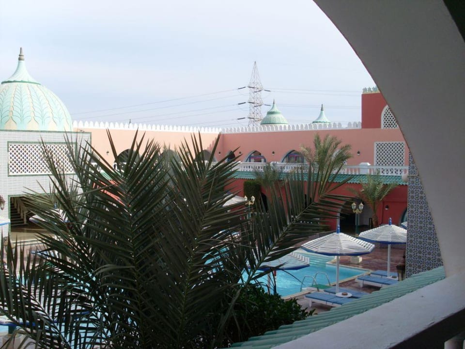 Blick vom Balkon auf den Pool Pickalbatros Alf Leila Wa Leila Resort - Neverland Hurghada