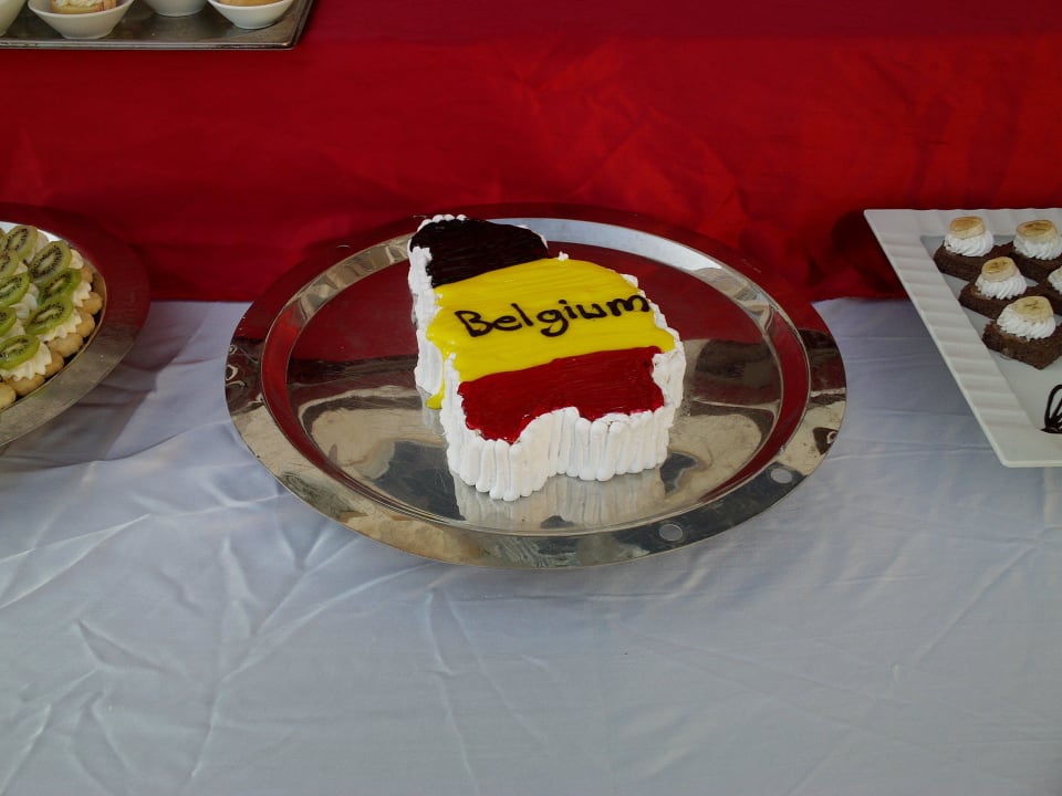 Für jedes land ein kuchen Saturn Palace Resort Hotel