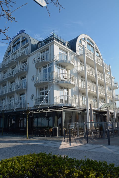 Blick von der Strandromenade Hotel AM MEER & Spa