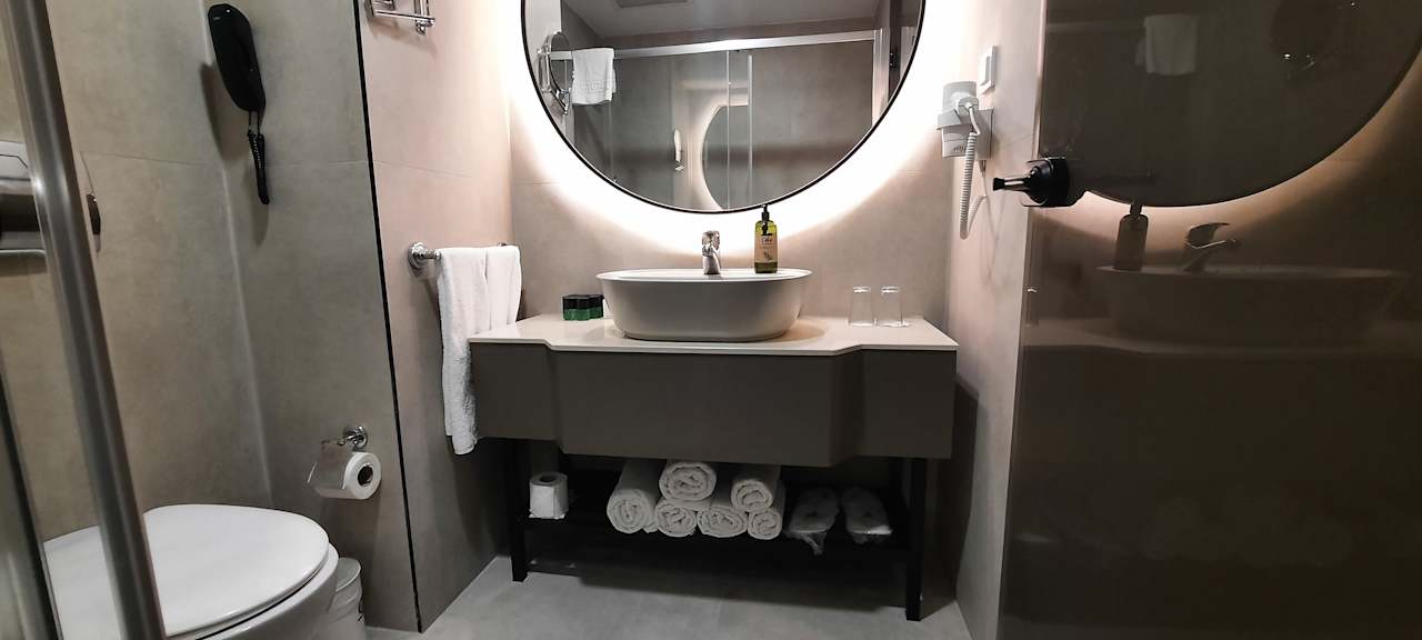 Zimmer Side Breeze Hotel