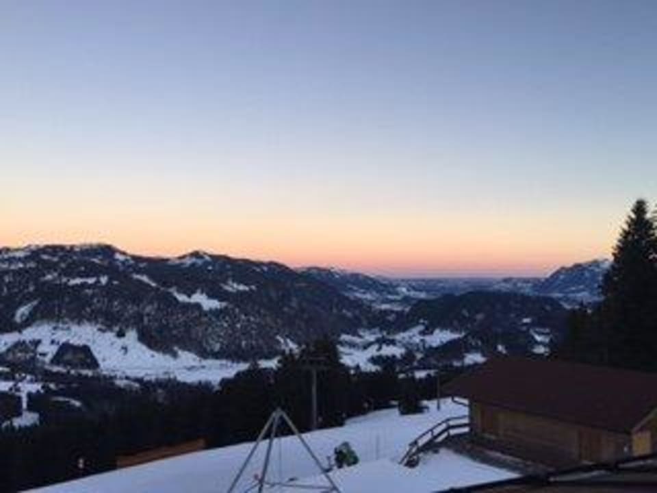 Sicht ins Allgäuer Tal Berghaus Schönblick