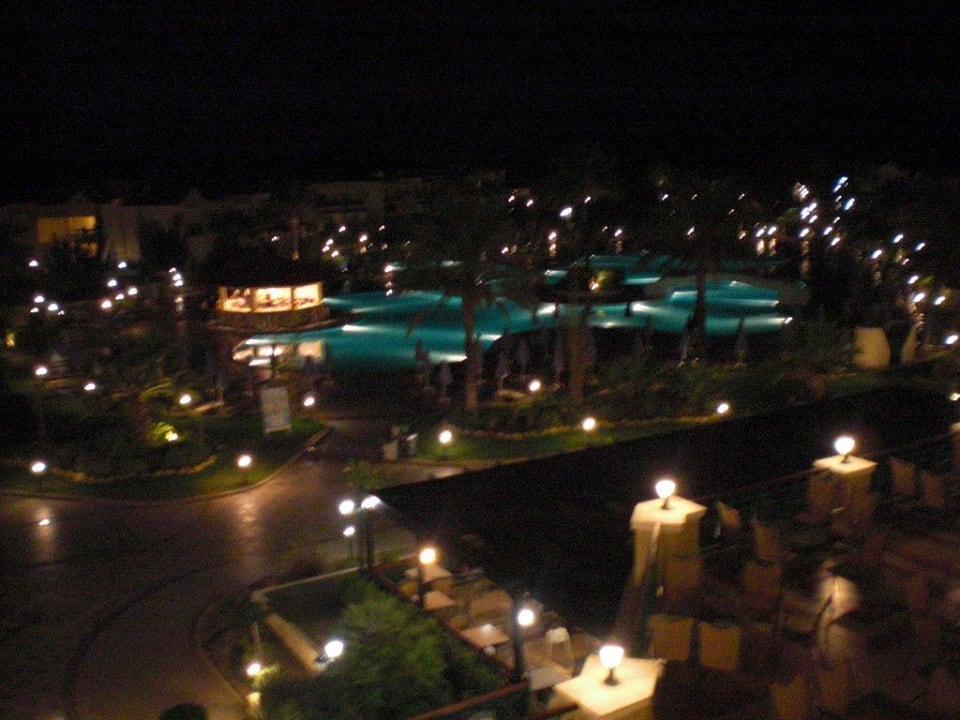 Poolanlage bei nacht Lindos Princess Beach Resort & Spa