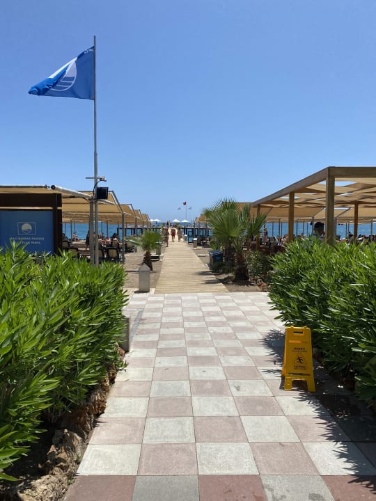 Strand Royal Wings Hotel