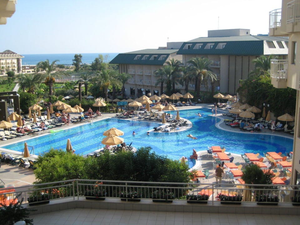 Einer der Pool´s Hotel Novum Garden Side