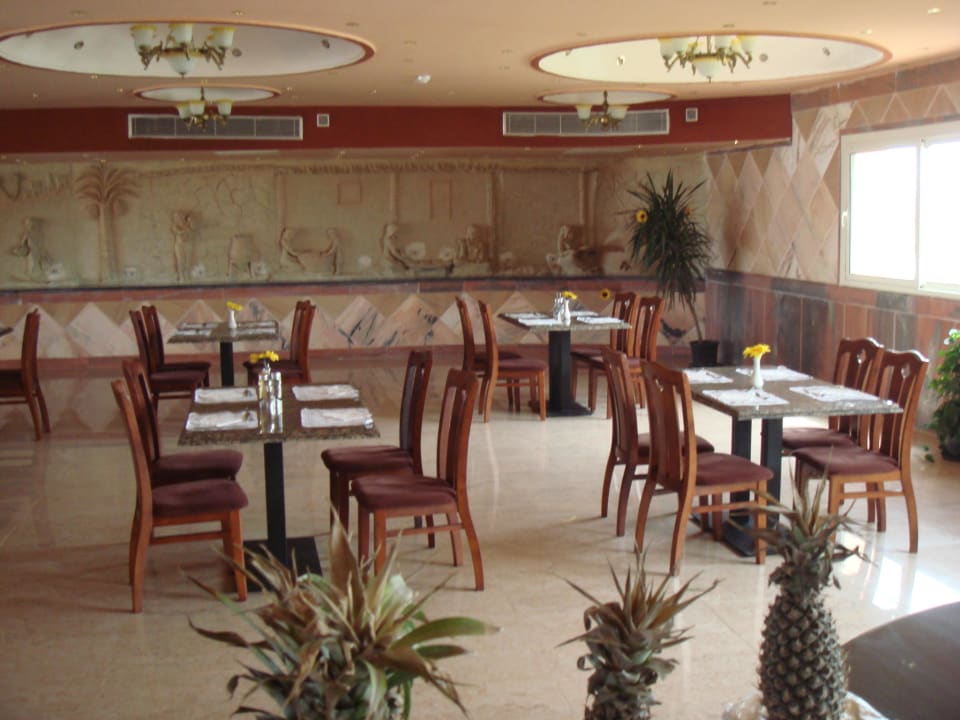 Hauptrestaurant Three Corners Happy Life Beach Resort