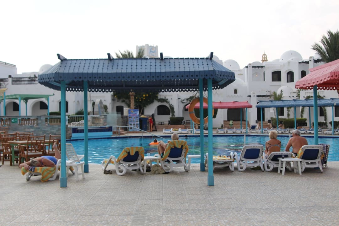 Aan het zwembad Arabella Azur Resort
