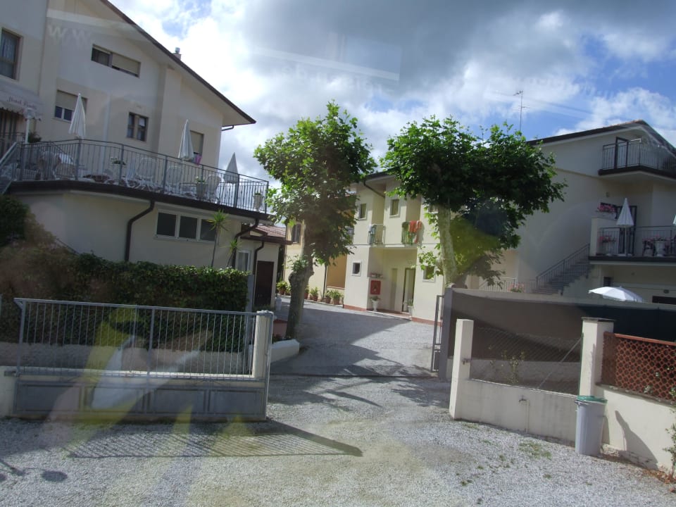 Nochmal mit Nebengebäude Hotel Peselli