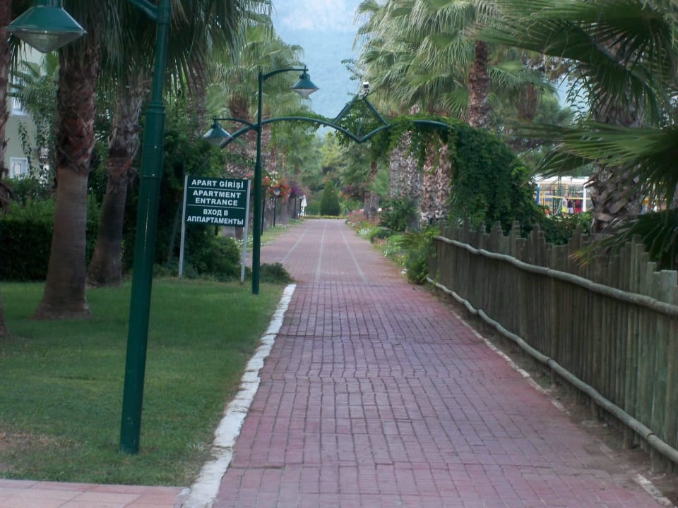 Gartenanlage Crystal Flora Beach Resort