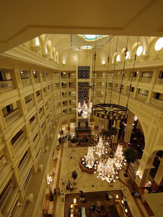 Lobby Tokyo Disneyland Hotel