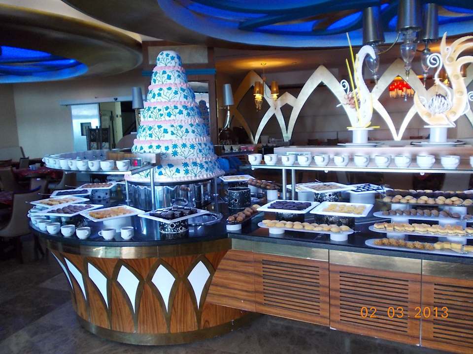 Ein Teil der Nachspeisen! Granada Luxury Okurcalar