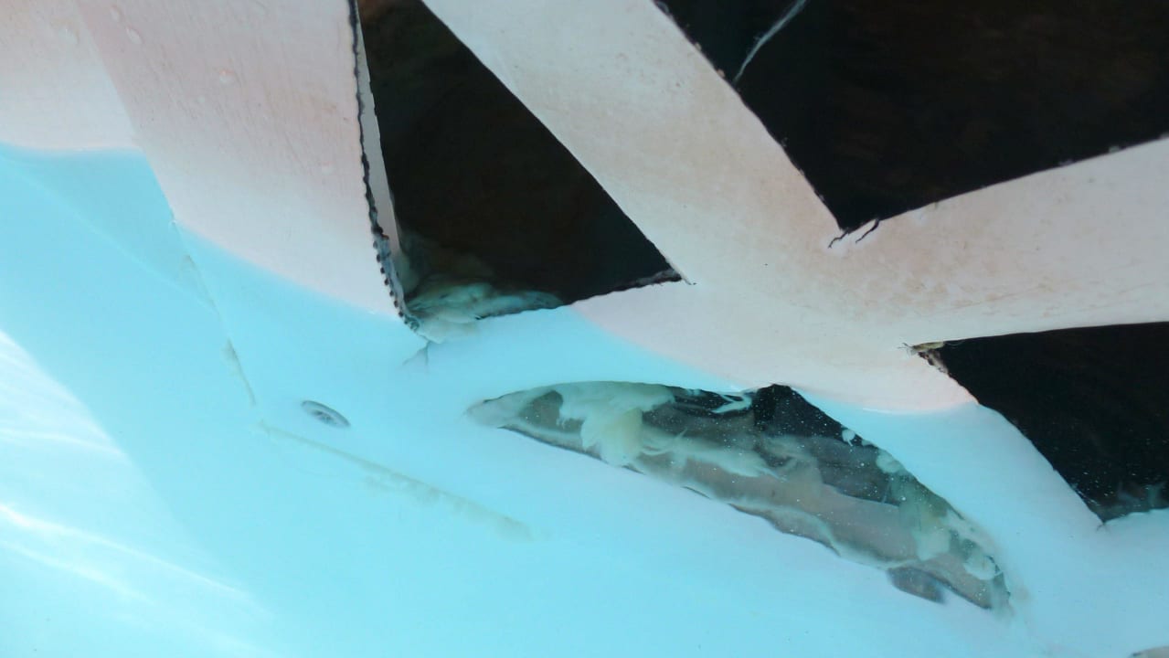 Filter des Pools, übersäht mit Bakterien Sharm Plaza