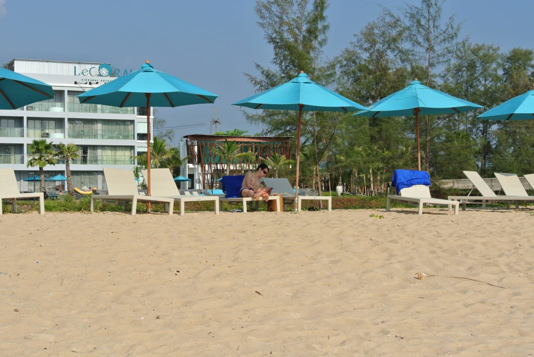 Strand Away Phuket Le Coral