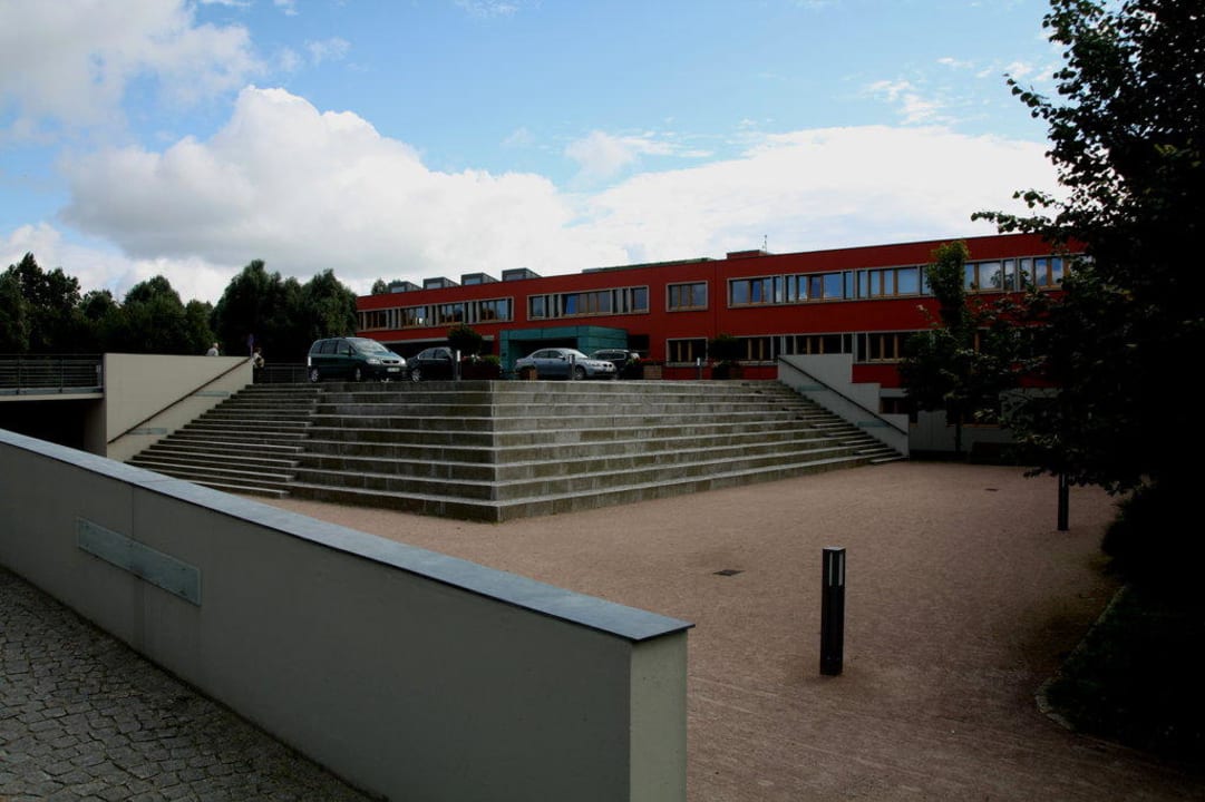 Auffahrt zur Lobby Ostseehotel Dierhagen