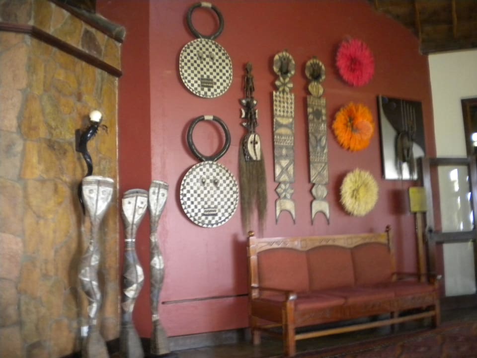 Kunst in der Lobby Ol Tukai Lodge