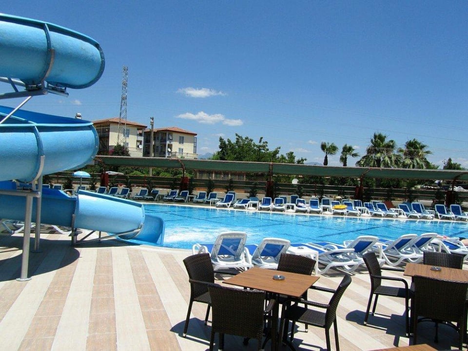 Pool / Rutsche Side West Park Hotel