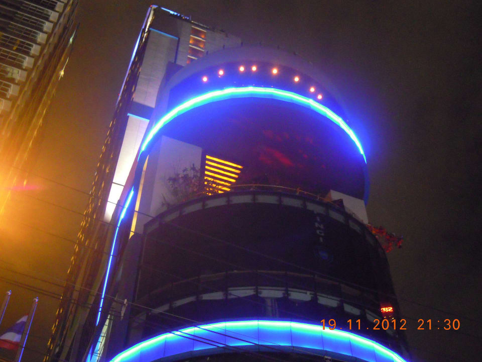Ansicht bei Nacht Aloft Bangkok Sukhumvit 11