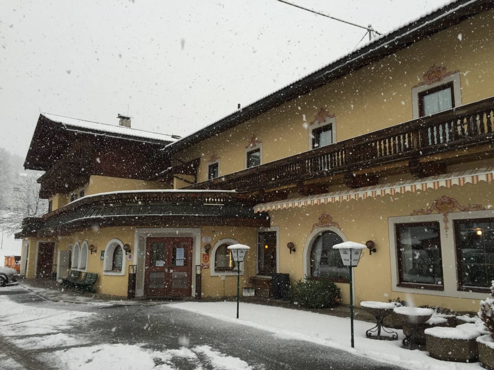 Im Schnee Landgasthof Knappenstuben