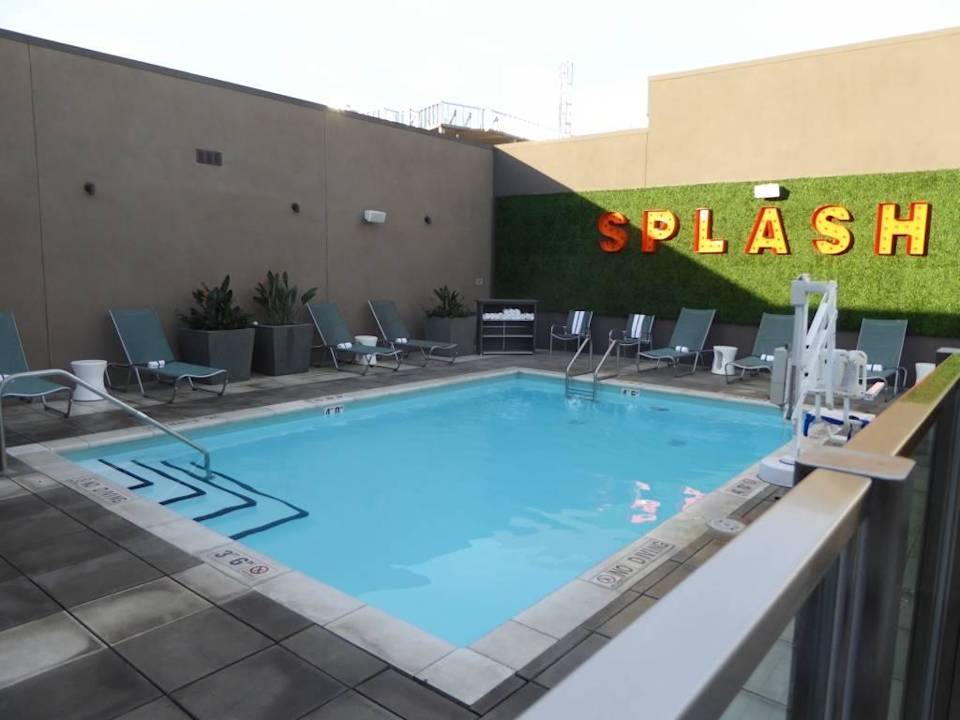 Pool auf dem Dach SpringHill Suites by Marriott at Anaheim Resort Area/Convention Center