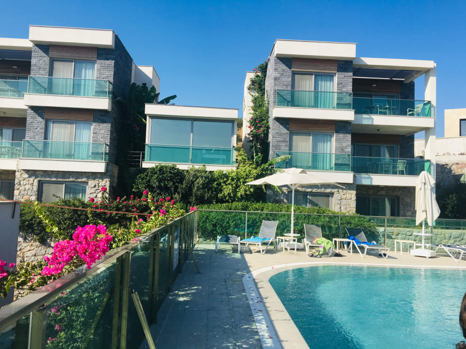 Pool Degirmenburnu Residenz