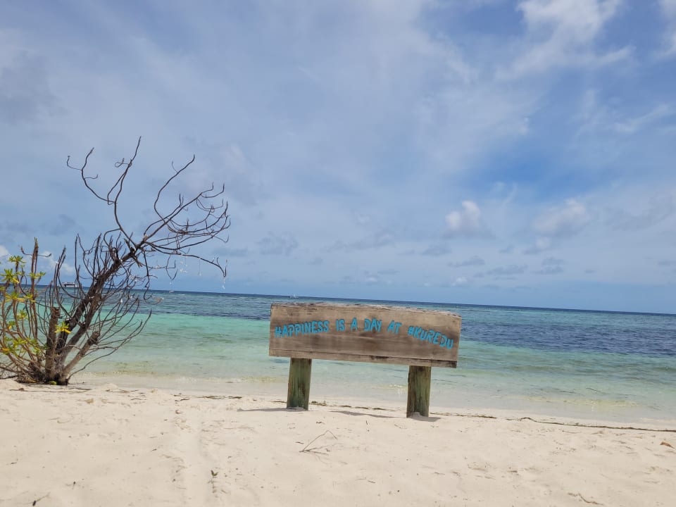Strand Kuredu Island Resort & Spa