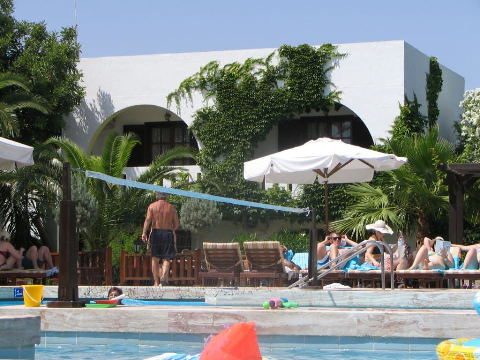 Wasserballnetz Gaia Garden Hotel